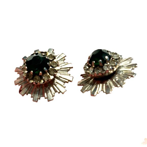 Vintage screw back earrings textured silvertone & deep green rhinestone centers - Picture 6 of 7
